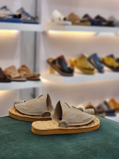 صورة زبيري وطني مطرز مديل م28